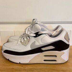 Nike Women's White and Black Air Max Sneakers